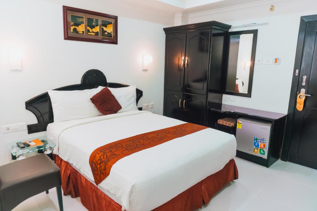 Chothys Park Hotel Thiruvananthapuram Exterior photo